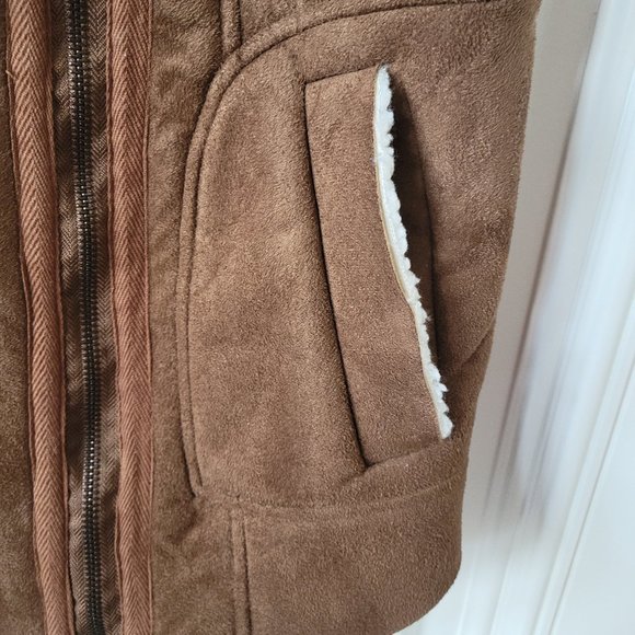 Olive & Oak Faux Suede Vest - Picture 3 of 11